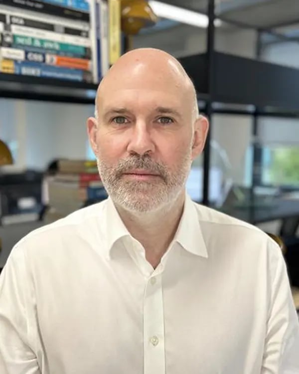 Ian website crop